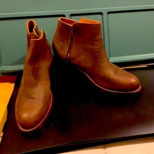 Cow hide brown leather ankle boot. 1 inch heel, super comfy.